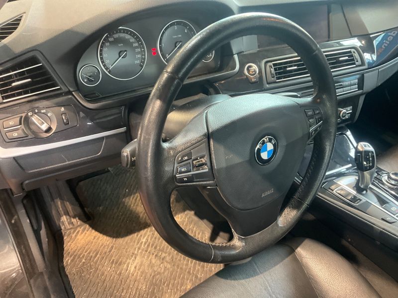 BMW 5er 520d 2011 – снимка 35