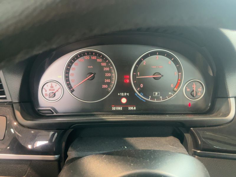 BMW 5er 520d 2011 – снимка 18