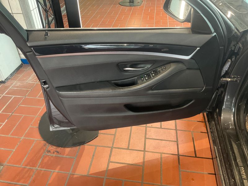 BMW 5er 520d 2011 – снимка 32