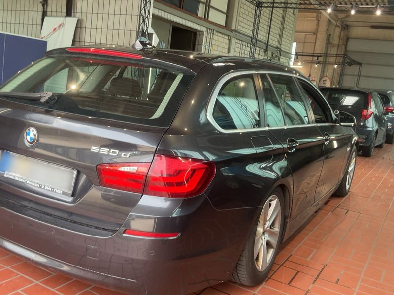 BMW 5er 520d 2011 – снимка 8