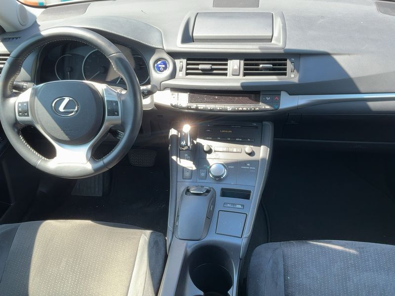 Lexus CT-Serie CT 200h Sensation 2011 – снимка 17