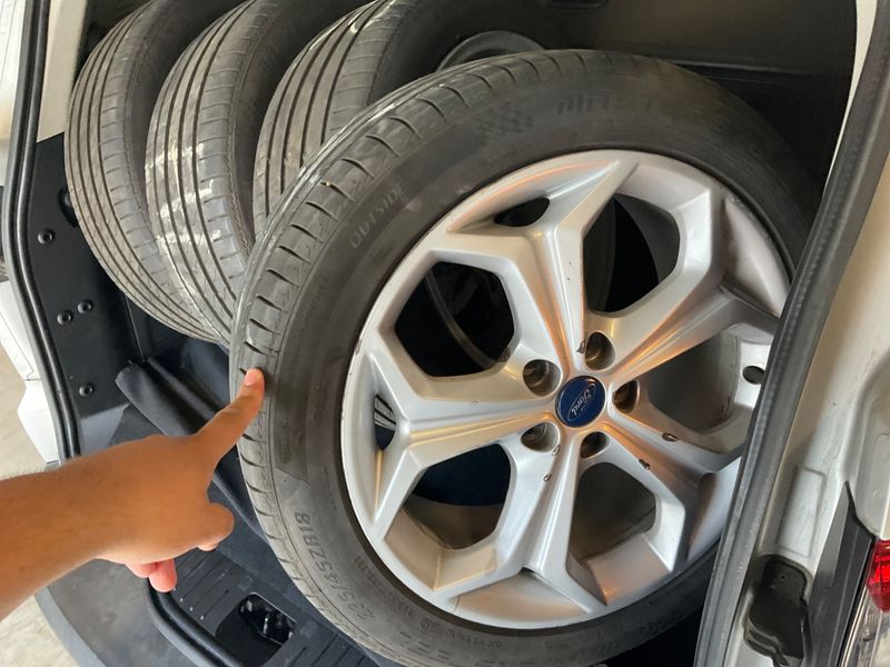 Ford S-Max 2.0 TDCi Titanium 2011 – снимка на щета
