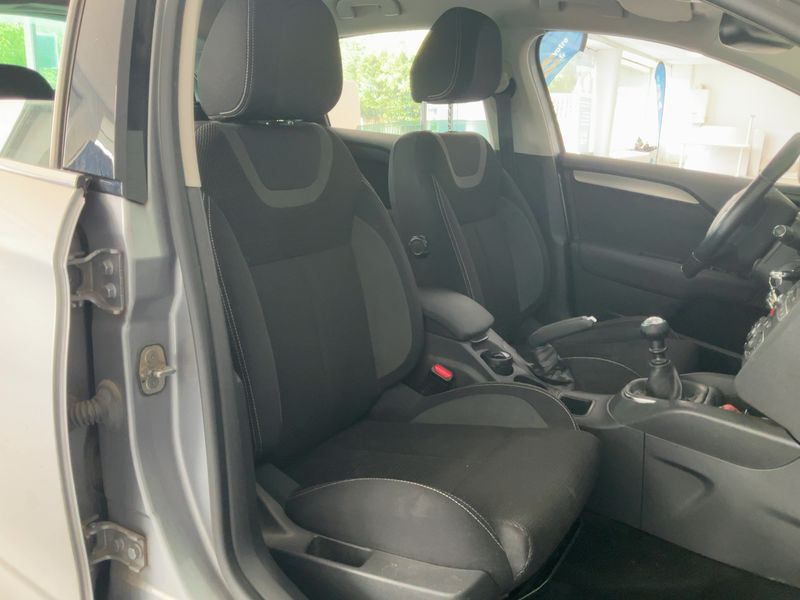 Citroen C4 1.6 Blue-HDi Millenium 2016 – снимка 16