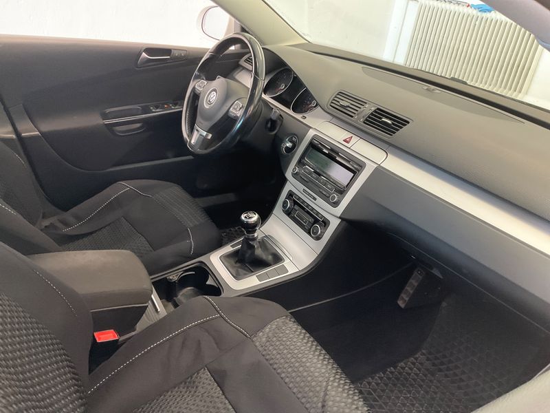 Volkswagen Passat 2.0 TDI Sportline 4Motion 2010 – снимка 3