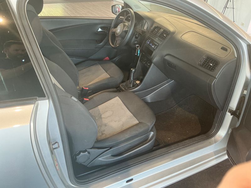 Volkswagen Polo 1.2 Trendline 2010 – снимка 3