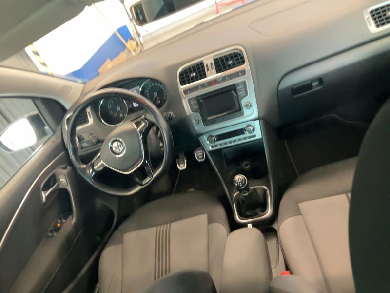 Volkswagen Polo 1.2 TSI Allstar BlueMotion Tech 2016 – снимка 18