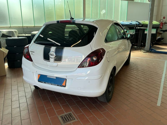 Opel Corsa 1.4 Color Edition 2011 – снимка 2