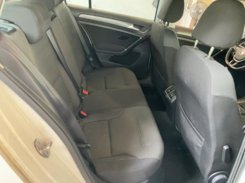 Volkswagen Golf VII 1.6 TDI Comfortline BlueMotion Tech 2019 – снимка 19