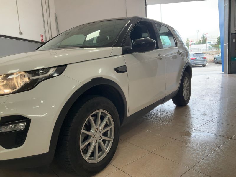 Land Rover Discovery Sport 2.0 Td4 Pure 2016 – снимка 2