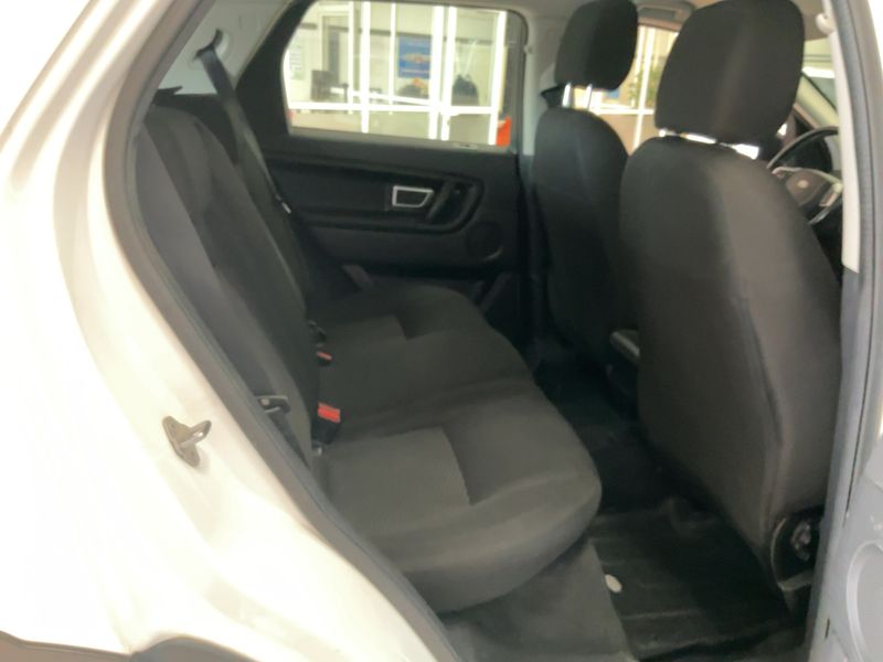 Land Rover Discovery Sport 2.0 Td4 Pure 2016 – снимка 19