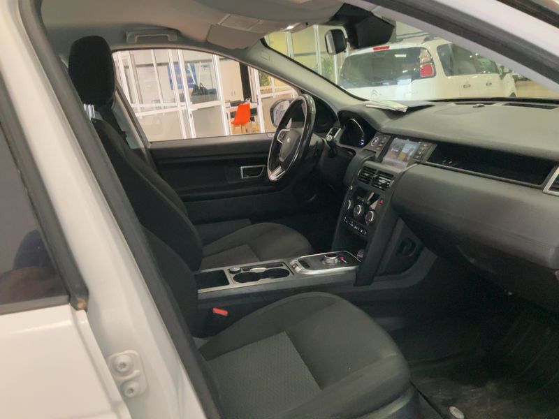 Land Rover Discovery Sport 2.0 Td4 Pure 2016 – снимка 16