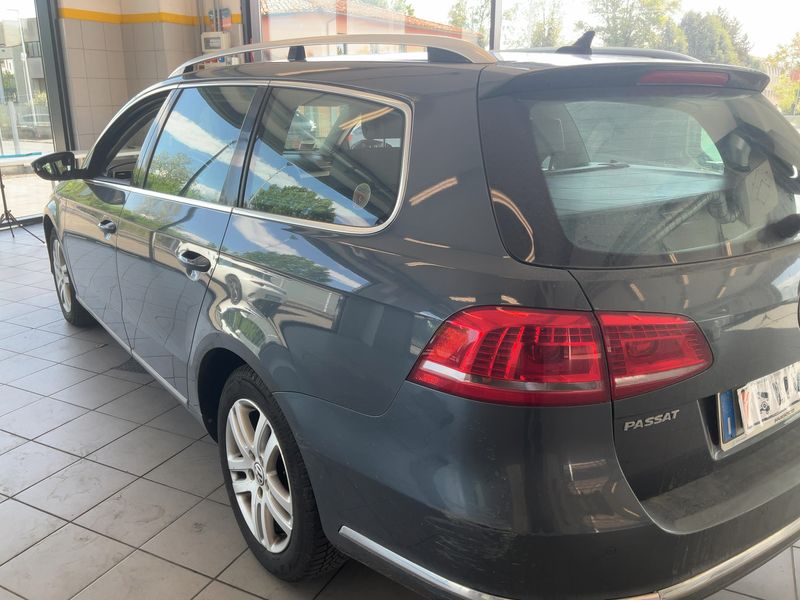 Volkswagen Passat 2.0 TDI Highline 4Motion BlueMotion Tech 2012 – снимка 3