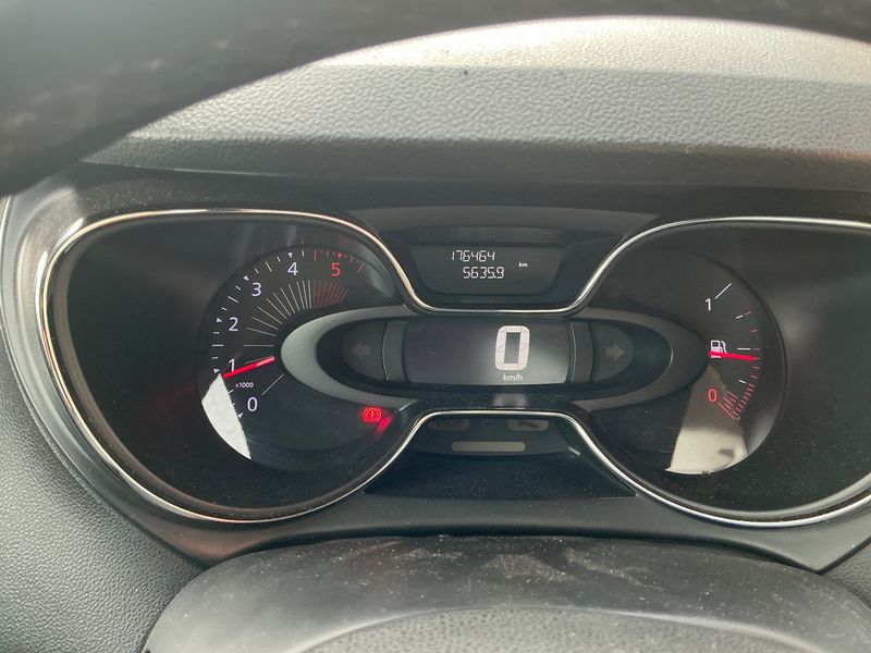 Renault Captur 1.5 dCi Energy Hypnotic 2017 – снимка 18