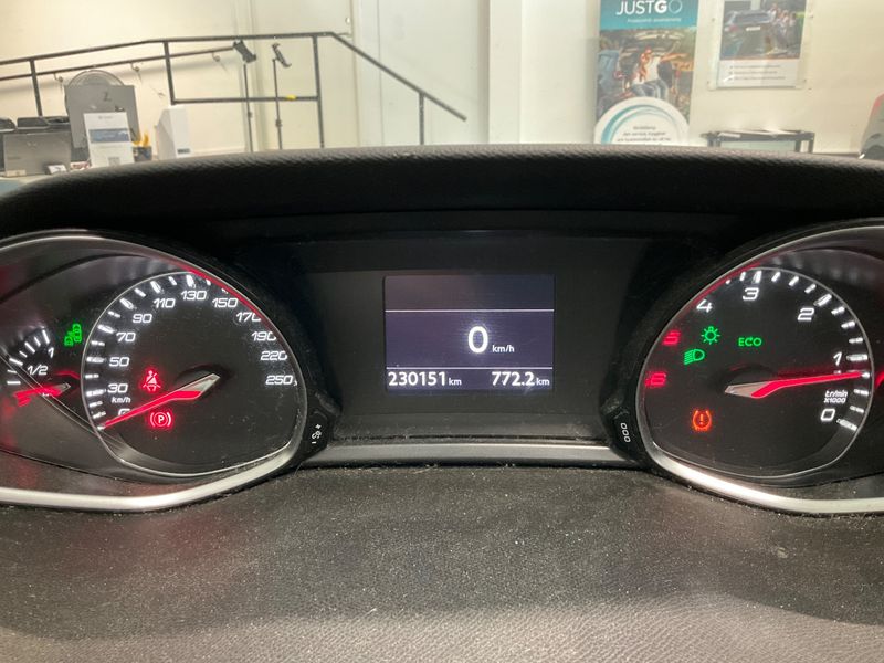 Peugeot 308 2.0 Blue-HDi Allure 2014 – снимка 4