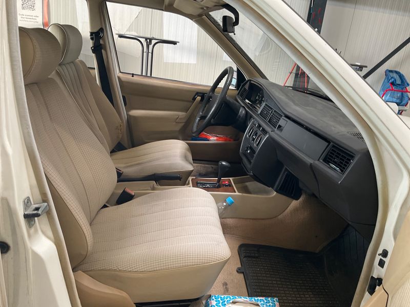 Mercedes-Benz 190/190 E 190 1985 – снимка 3