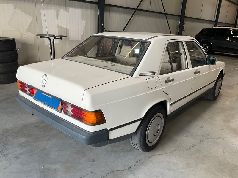 Mercedes-Benz 190/190 E 190 1985 – снимка 2