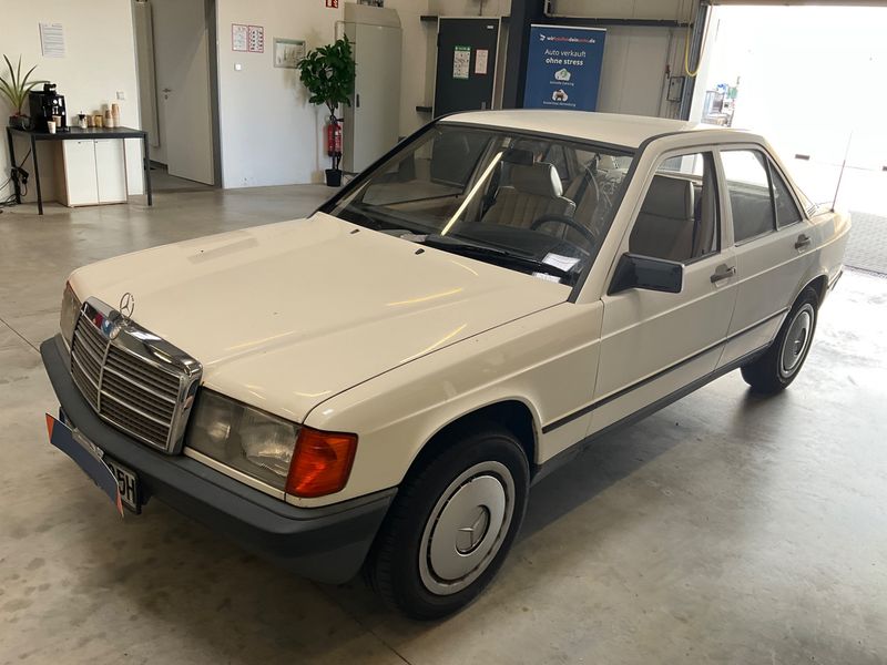 Mercedes-Benz 190/190 E 190 1985 – снимка 1