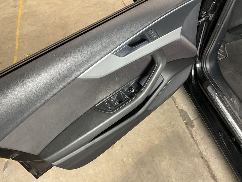 Audi A4 2.0 TDI 2016 – снимка 33