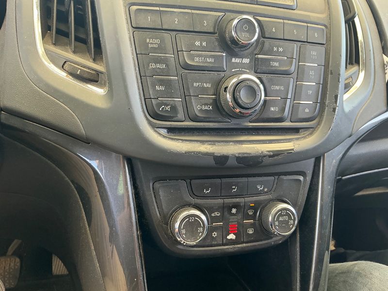 Opel Zafira Tourer 2.0 CDTI Excellence 2013 – снимка на щета