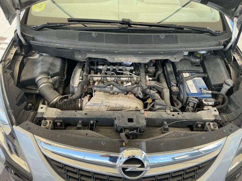 Opel Zafira Tourer 2.0 CDTI Excellence 2013 – снимка на щета