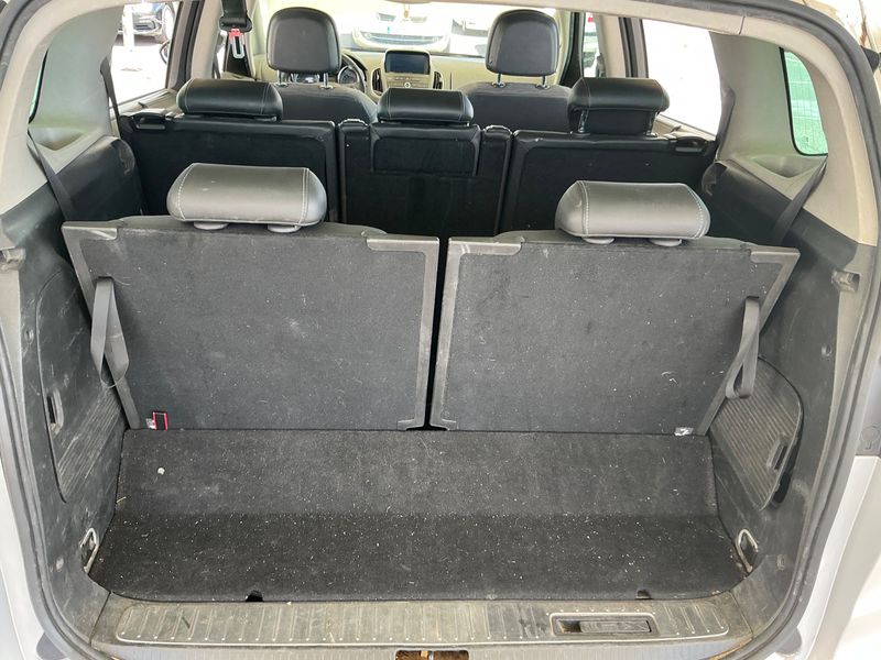 Opel Zafira Tourer 2.0 CDTI Excellence 2013 – снимка на щета