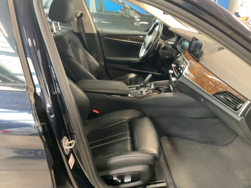BMW 5er 540i xDrive Sport Line 2017 – снимка 17