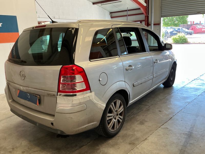 Opel Zafira 1.7 CDTI Cosmo Pack 2011 – снимка 2