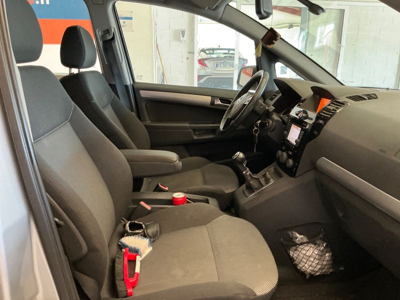 Opel Zafira 1.7 CDTI Cosmo Pack 2011 – снимка 3