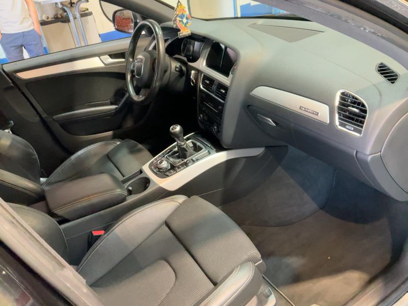 Audi A4 2.0 TDI quattro S line Sportpaket plus 2011 – снимка 17