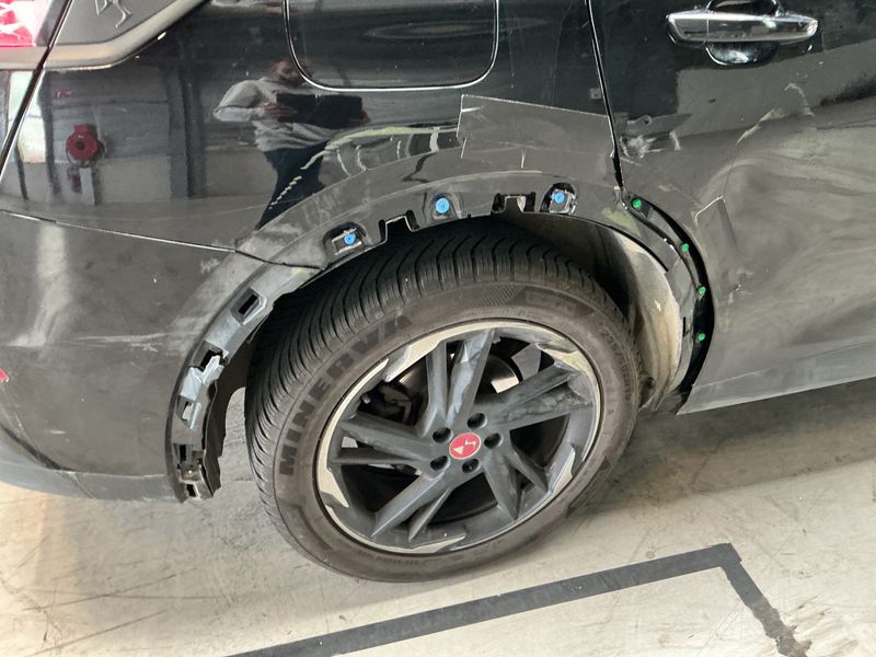 DS Automobiles DS7 Crossback 1.5 Blue-HDi Performance Line 2021 – снимка на щета
