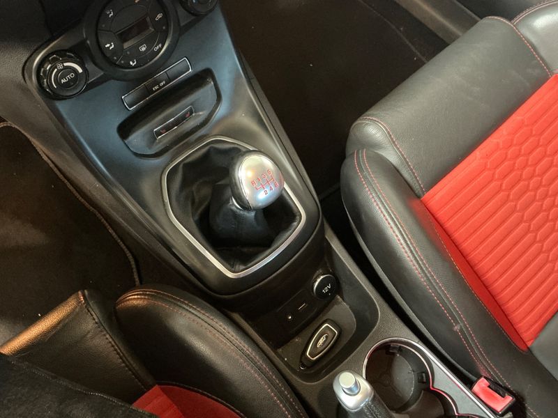 Ford Fiesta 1.6 EcoBoost ST 2015 – снимка 29
