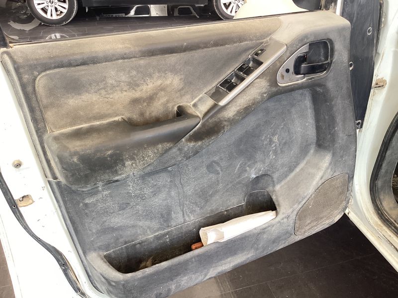 Nissan Pathfinder 2.5 dCi SE 2005 – снимка 32