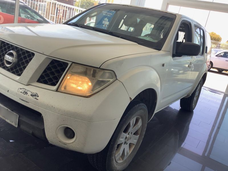 Nissan Pathfinder 2.5 dCi SE 2005 – снимка 2