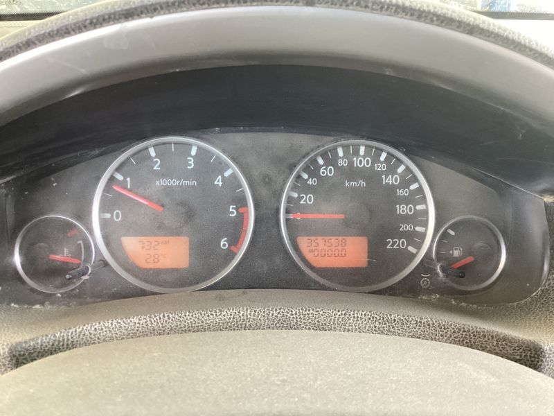 Nissan Pathfinder 2.5 dCi SE 2005 – снимка 18