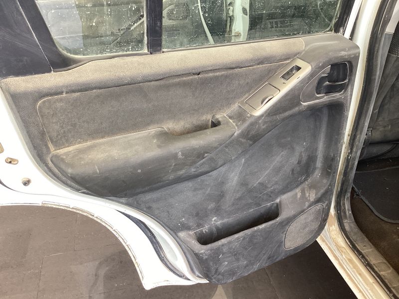 Nissan Pathfinder 2.5 dCi SE 2005 – снимка 35