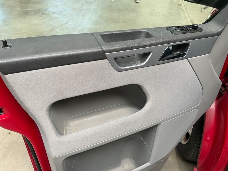 Volkswagen T5 Multivan 2.0 TDI Comfortline 4Motion 2011 – снимка 24