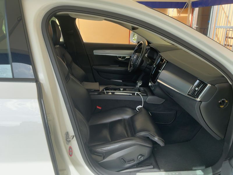 Volvo V90 Cross Country 2.0 D5 Pro AWD 2017 – снимка 16
