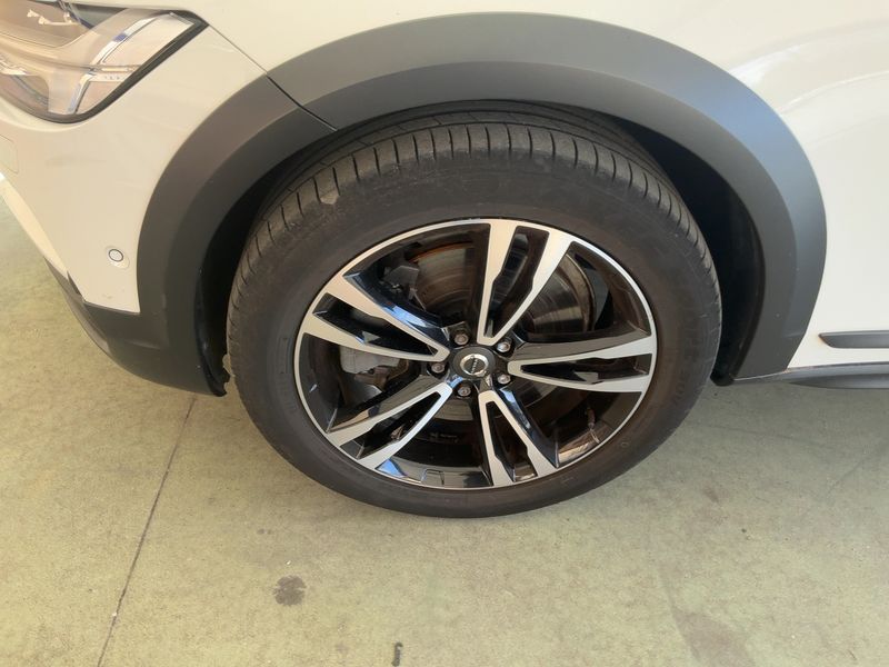 Volvo V90 Cross Country 2.0 D5 Pro AWD 2017 – снимка 3