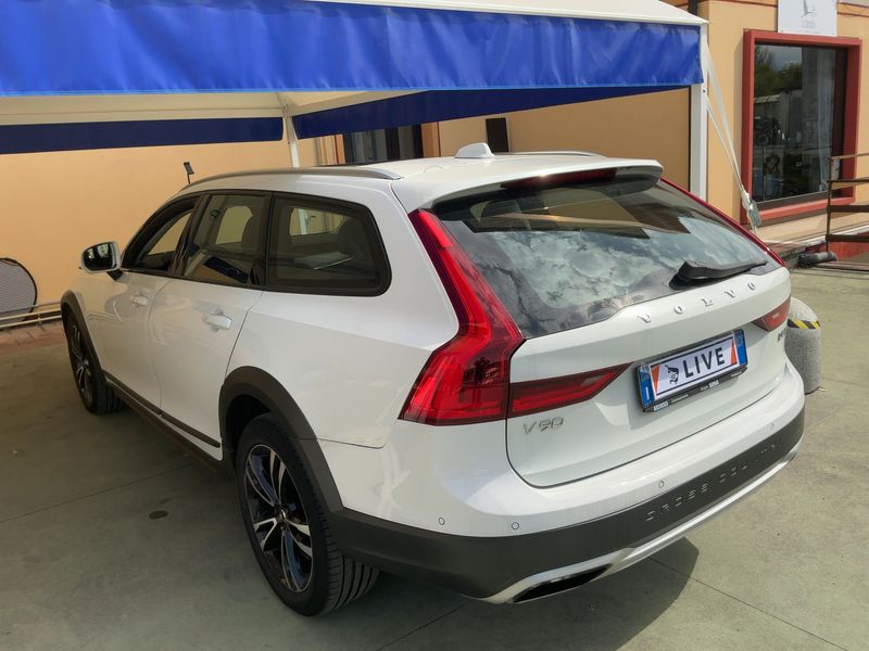 Volvo V90 Cross Country 2.0 D5 Pro AWD 2017 – снимка 6