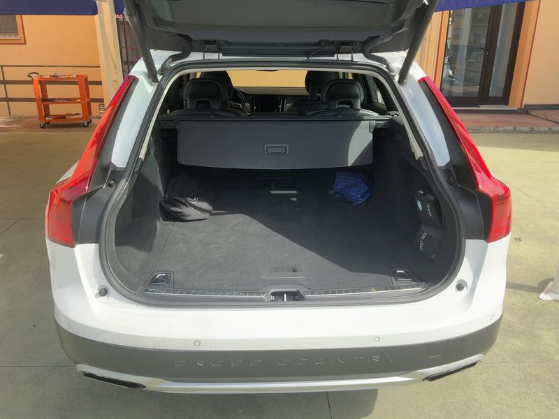 Volvo V90 Cross Country 2.0 D5 Pro AWD 2017 – снимка 15
