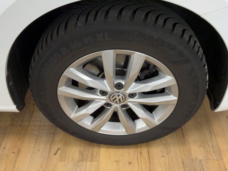 Volkswagen Touran 1.5 TSI ACT Highline BlueMotion Tech 2019 – снимка 11