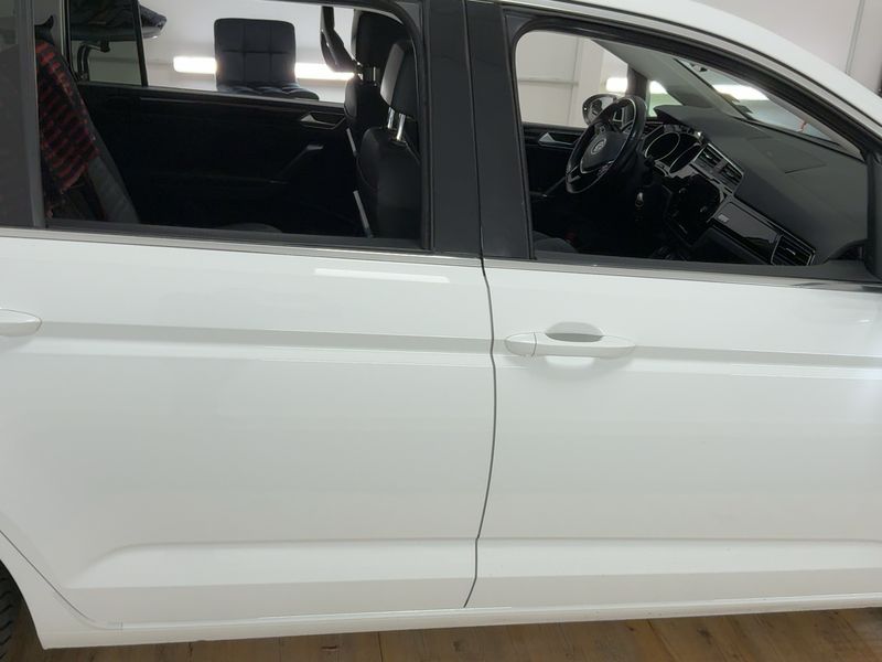 Volkswagen Touran 1.5 TSI ACT Highline BlueMotion Tech 2019 – снимка 10