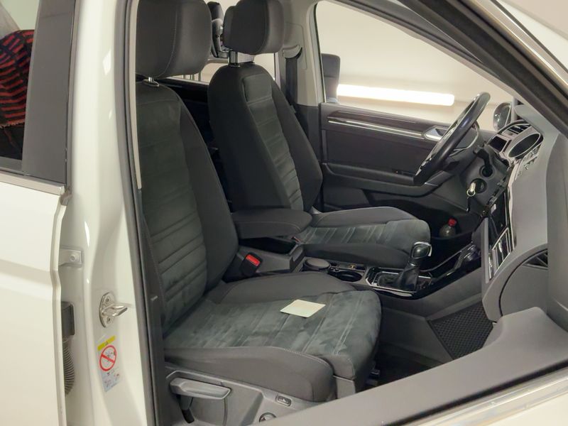 Volkswagen Touran 1.5 TSI ACT Highline BlueMotion Tech 2019 – снимка 17