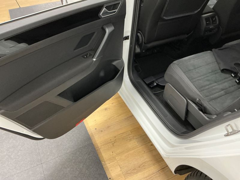 Volkswagen Touran 1.5 TSI ACT Highline BlueMotion Tech 2019 – снимка 28