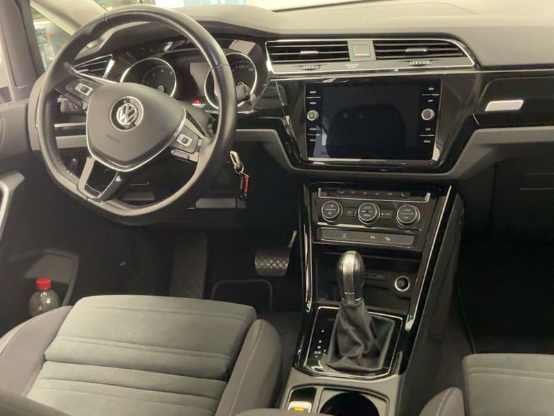 Volkswagen Touran 1.5 TSI ACT Highline BlueMotion Tech 2019 – снимка 18