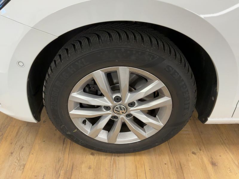 Volkswagen Touran 1.5 TSI ACT Highline BlueMotion Tech 2019 – снимка 3