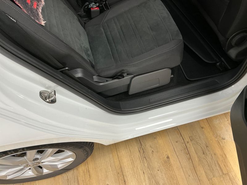 Volkswagen Touran 1.5 TSI ACT Highline BlueMotion Tech 2019 – снимка 24