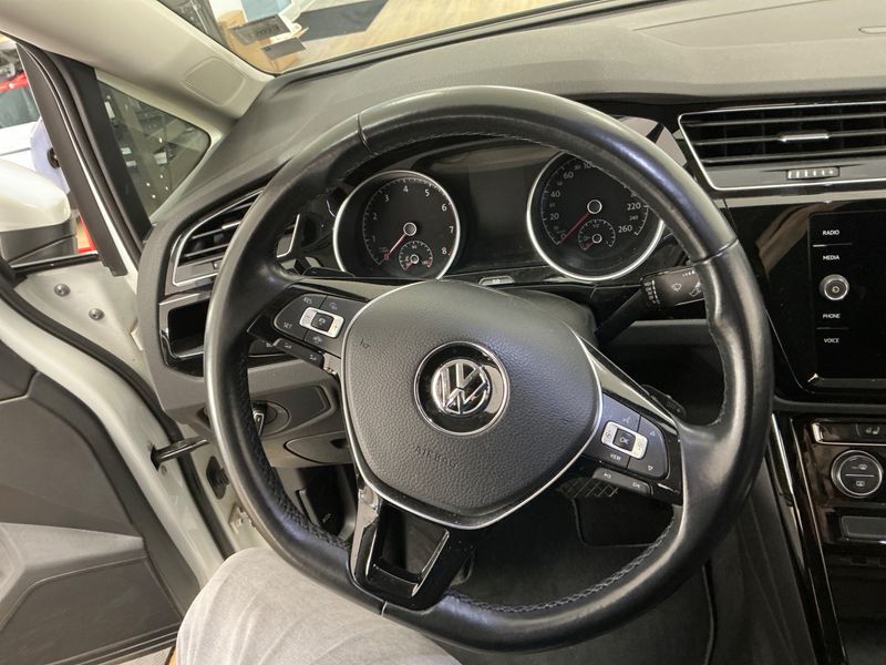 Volkswagen Touran 1.5 TSI ACT Highline BlueMotion Tech 2019 – снимка 26