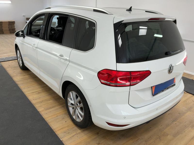 Volkswagen Touran 1.5 TSI ACT Highline BlueMotion Tech 2019 – снимка 6