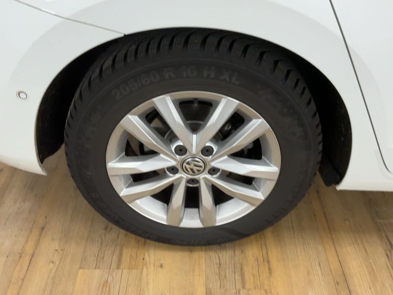 Volkswagen Touran 1.5 TSI ACT Highline BlueMotion Tech 2019 – снимка 9